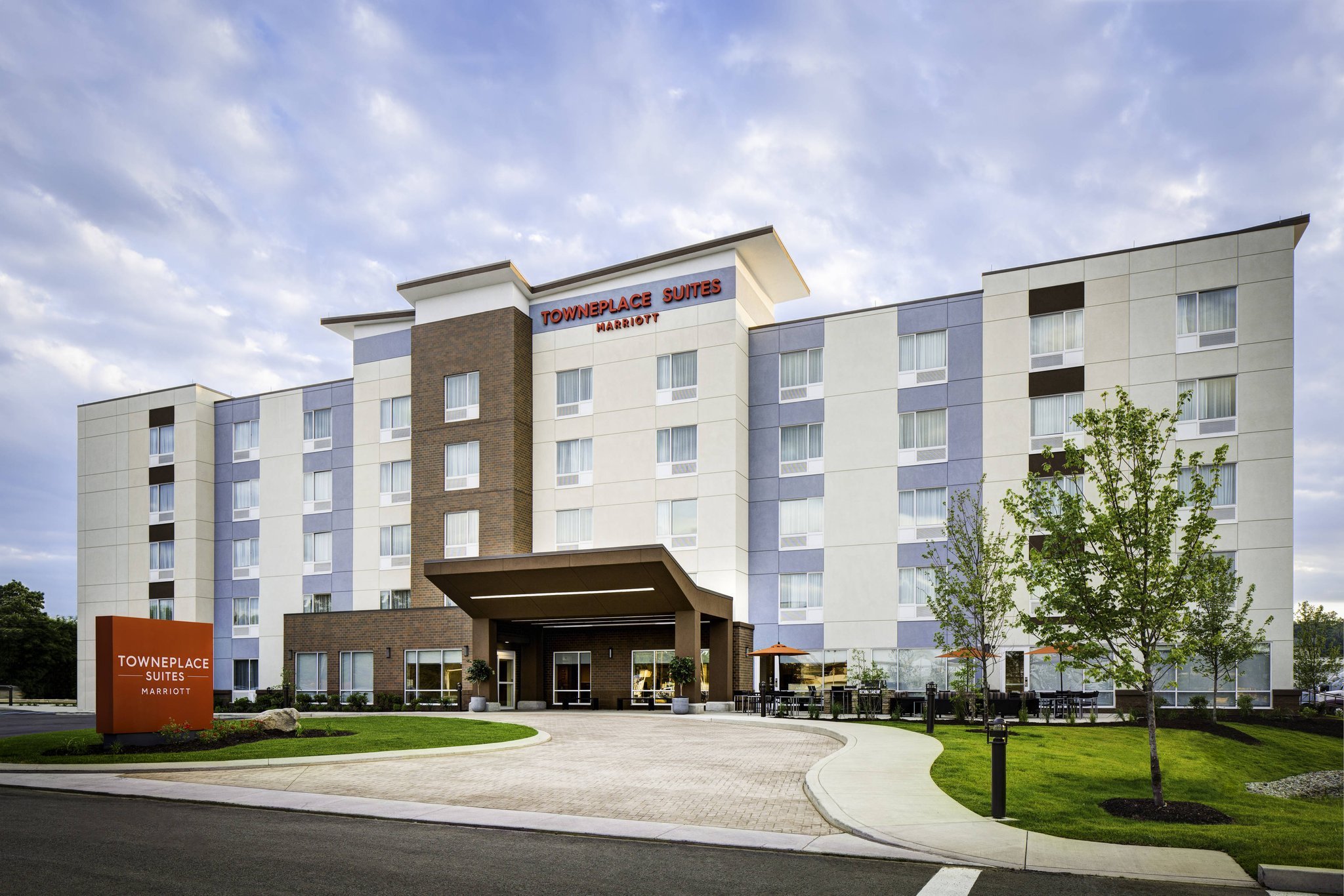 AH_TownplaceSuites_000