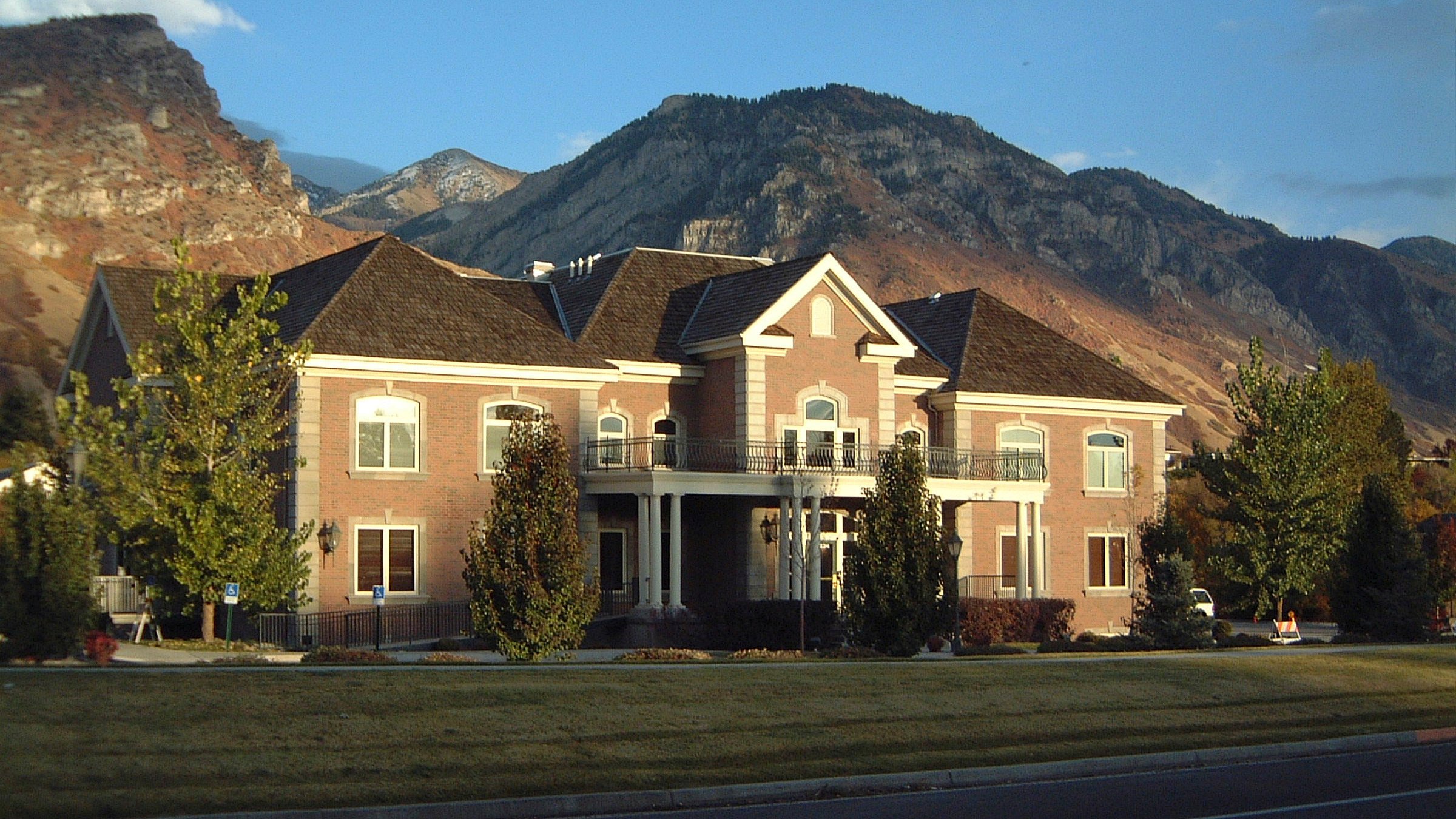 BB_HC_Jamestown Assisted Living 16x9_3