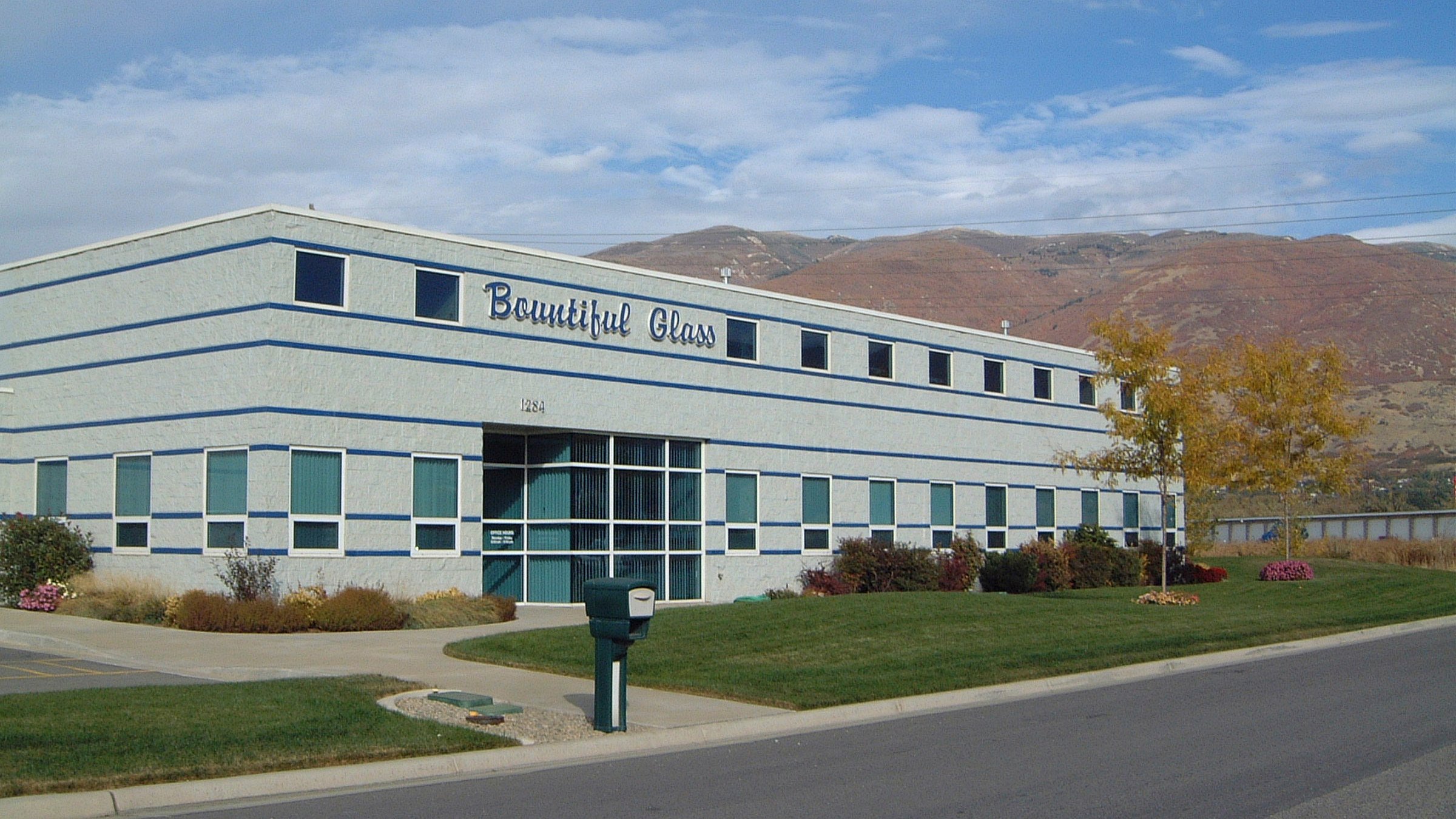 BB_IN_Bountiful Glass 16x9_1